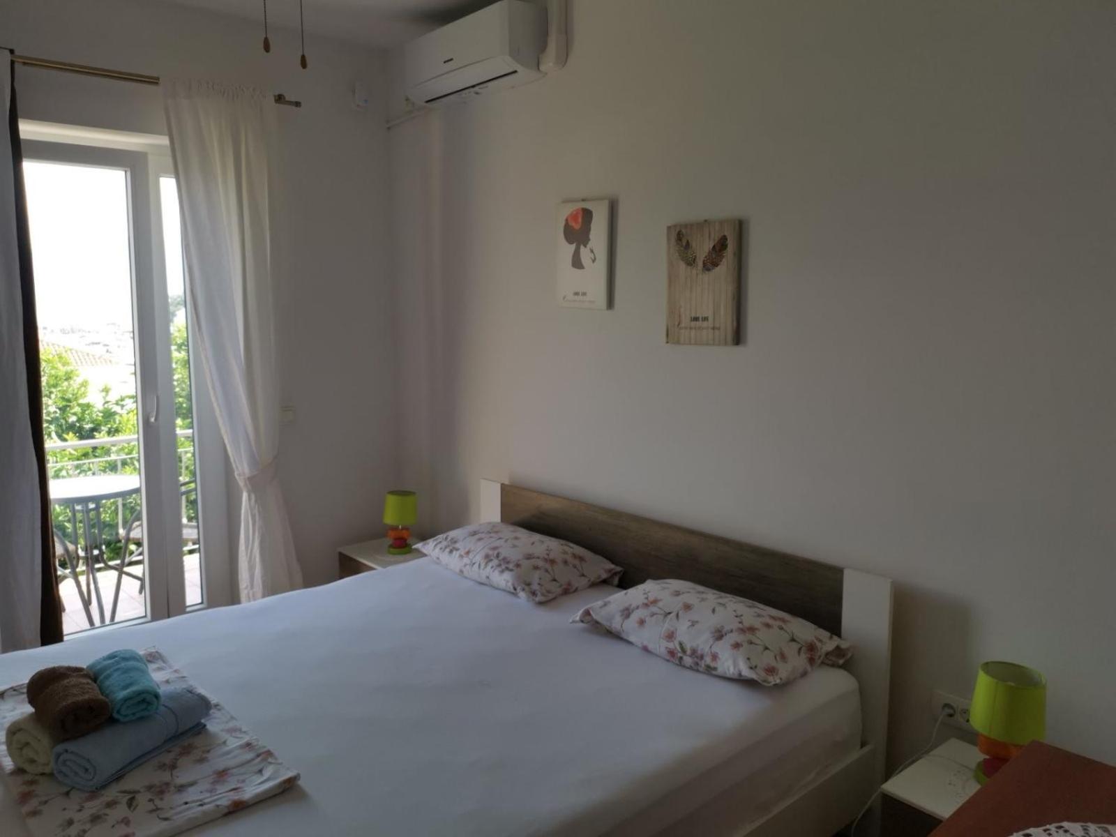 Apartments Lumbardina Λομπάρδα Εξωτερικό φωτογραφία